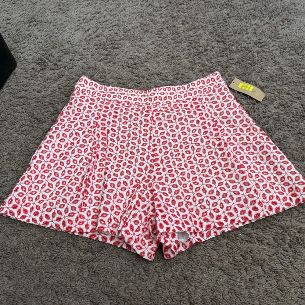 NEW Cremieux Red & White Shayla Eyelet High Rise Skirted Shorts Size 8 NEW $89 - Picture 2 of 9